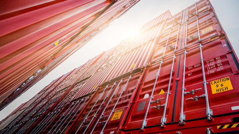 Die Exporte sanken um mehr als 6 Prozent. (Bild ssguy/Shutterstock)