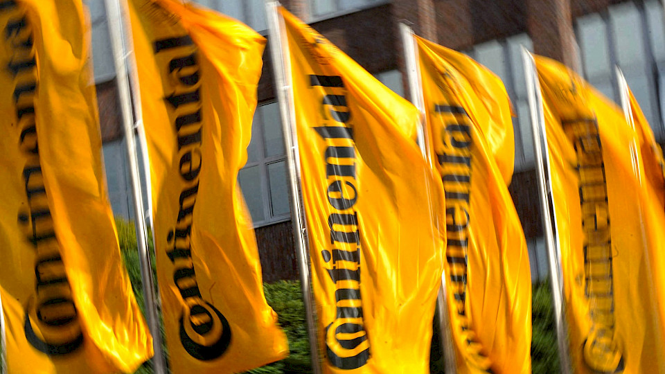 Continental will jährlich 400 Millionen Euro sparen, vorab durch Stellenabbau. (Bild Nico/Shutterstock)