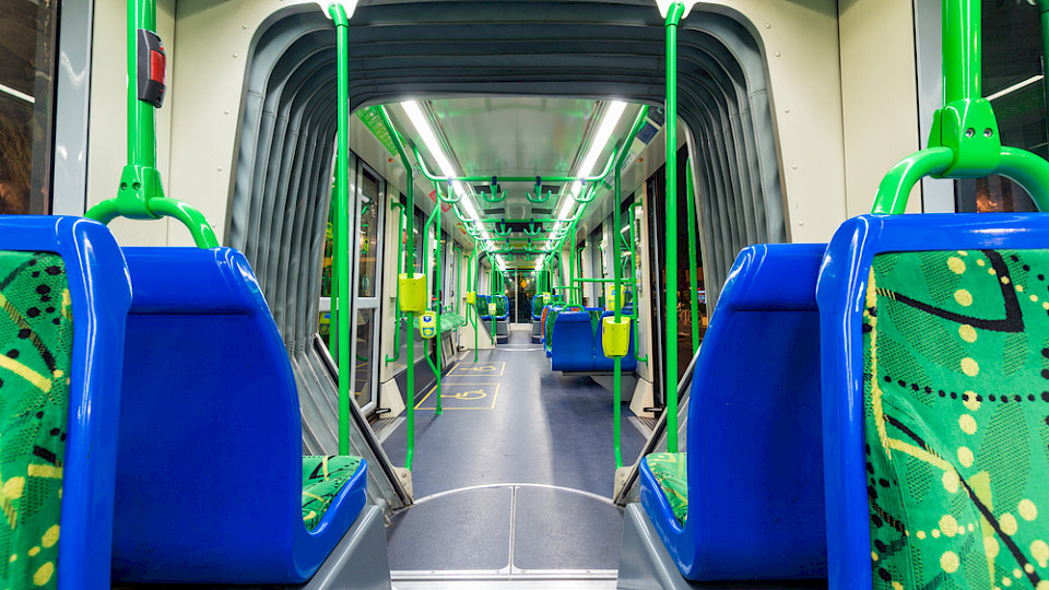 Der Tram und Zughersteller Alstom muss seine Schulden reduzieren und plant offenbar eine Kapitalerhöhung. (Bild Nils Versemann/Shutterstock)