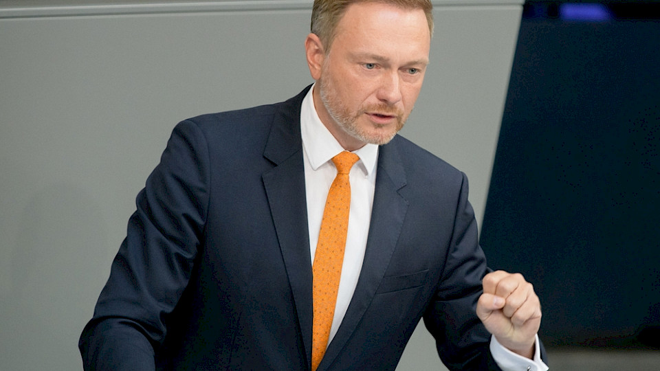 Finanzminister Christian Lindner warnte von «einer Steilwand, die sich vor uns auftut». (Bild photocosmos1/Shutterstock)