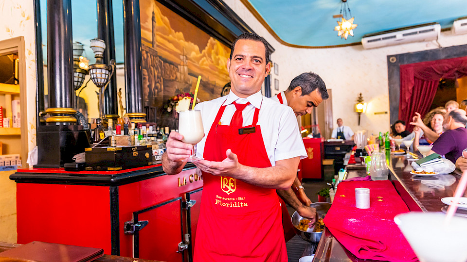 Floridita in Havanna führt das Ranking der legendärsten Cocktail-Bars der Welt an. 
(Bild ACELYA AKSUNKUR/Shutterstock)