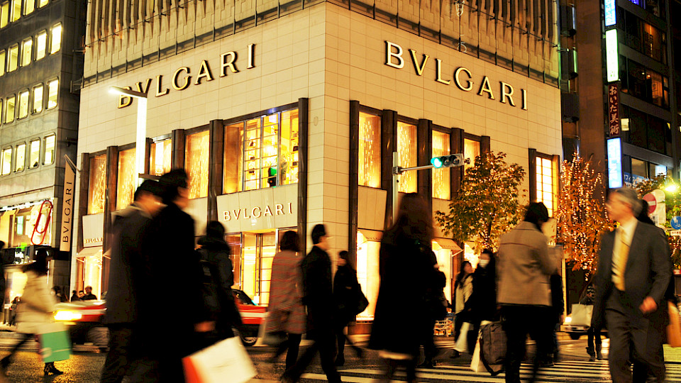 In Japan wuchs die Nachfrage nach Luxusgütern laut Studie um 17 Prozent. (Bild Lucian Milasan/Shutterstock)