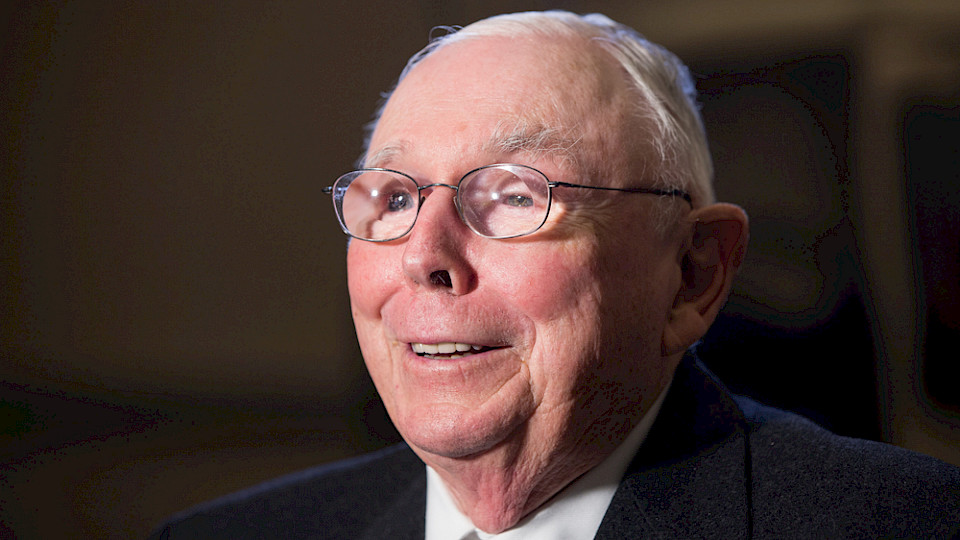 Charlie Munger, die rechte Hand von Warren Buffett bei Berkshire Hathaway, ist kurz vor seinem 100. Geburtstag gestorben. (Bild Kent Sievers/Shutterstock)