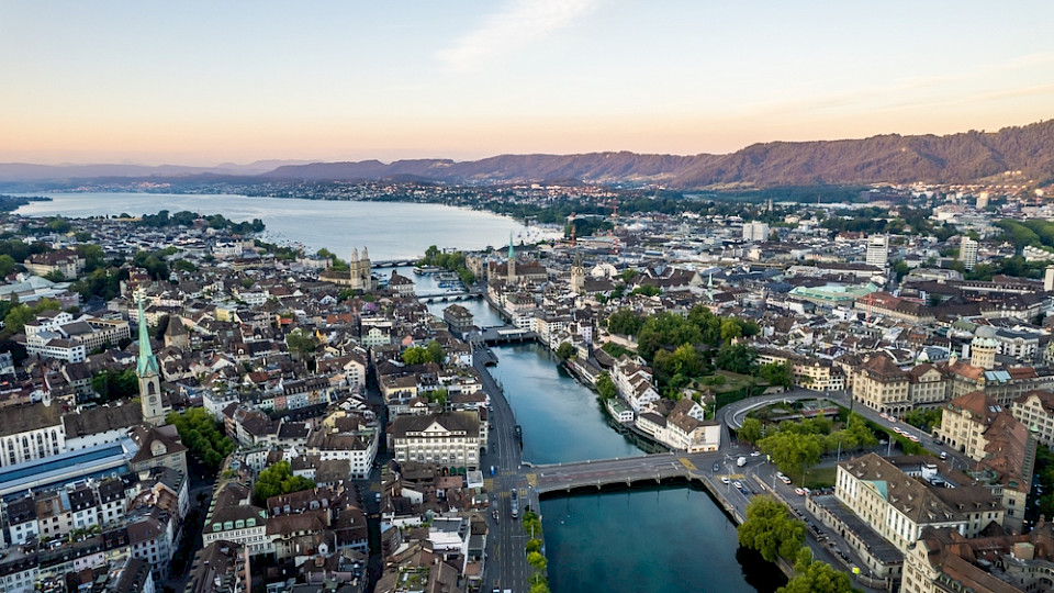 Zürich: Vom Platz sechs zur Nummer 1 als teuerste Stadt der Welt. (Bild Hananeko_Studio/Shutterstock)