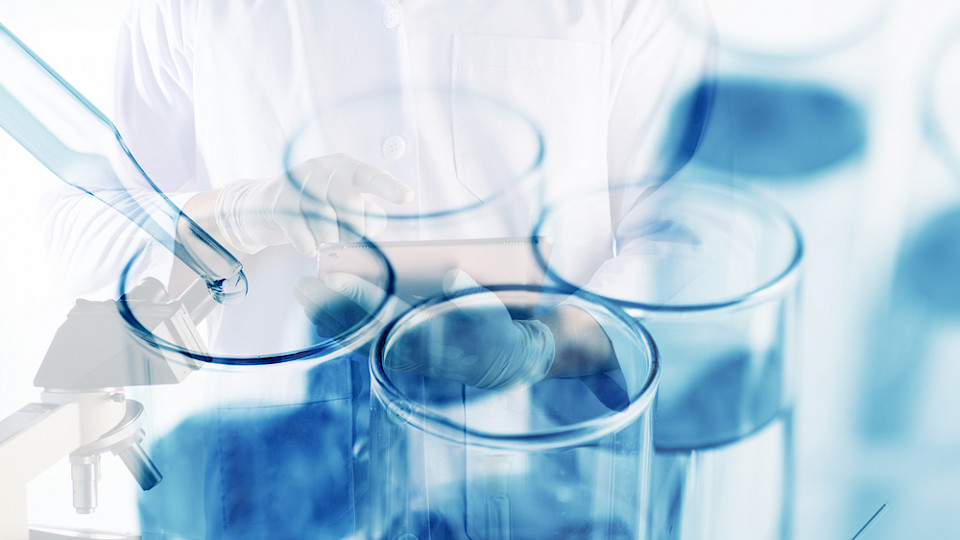 Die Pharmaforschung ist komplex, konkrete Beispiele des wissenschaftlichen Beirats zeigten, was es braucht, damit ein Medikament erfolgreich im Markt platziert werden kann. (Bild LookerStudio/Shutterstock)