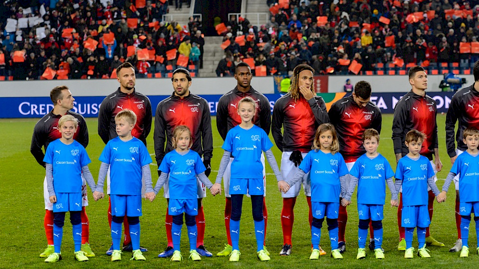 Die UBS führt das lange Engagement der CS beim Fussballverband weiter. (Bild Anton_Ivanov/Shutterstock)