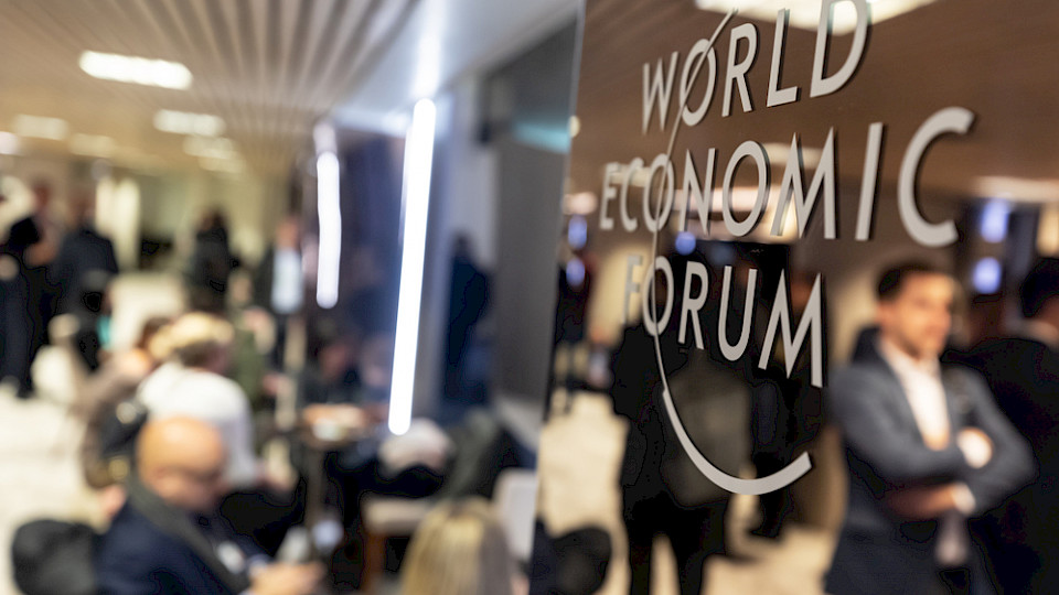 Am Montag beginnt die 54. WEF-Jahrestagung in Davos. Hier alles Wichtige vor dem Grossanlass. (Bild Drop of Light/Shutterstock)