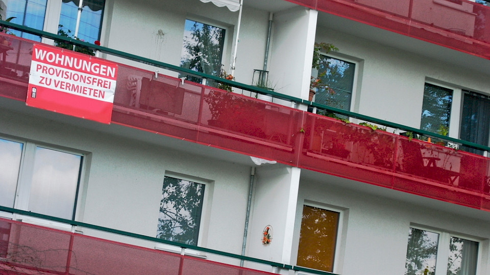 Im Schnitt stiegen die Angebotsmieten fast 5 Prozent, in der Stadt Zürich waren es über 13 Prozent. (Bild ArTono/Shutterstock)