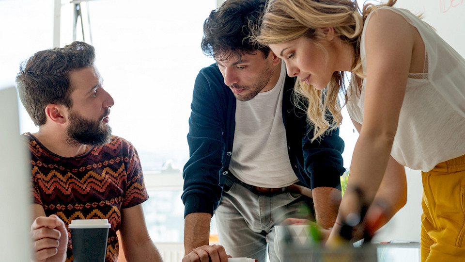 Ohne Kreditaufnahmen und Finanzierungen nach Börsengängen sank das Investitionsvolumen in Schweizer Start ups um fast 30 Prozent. (Bild Stock Rocket/Shutterstock)