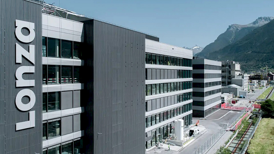 Lonza meldet einen rund halb so grossen Reingewinn wie im Vorjahr. (Bild pd)