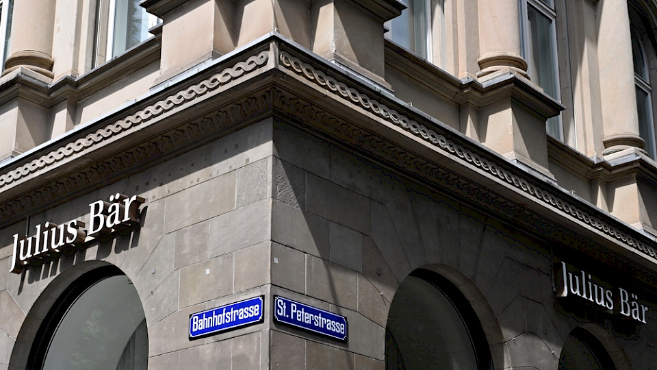 Der Signa-Kredit wird vollständig abgeschrieben. (Bild Luciavonu/Shutterstock)