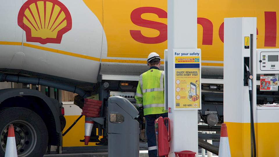 2023 hatte Shell 23 Milliarden Dollar an seine Anteileigner über Rückkäufe ausgeschüttet, nun folgen bald weitere Käufe. (Bild Michael J P/Shutterstock)