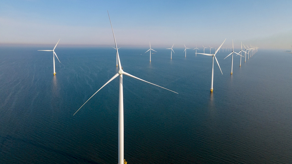 Der weltgrösste Windparkentwickler baut bis zu 800 Jobs ab und will auch sonst sparen. (Bild fokke baarssen/Shutterstock)