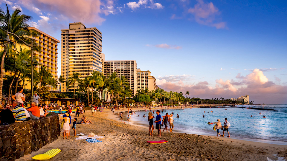 Hawaii plant eine Touristensteuer. Die  Einnahmen sollen unter anderem für den Klimaschutz verwendet werden. (Bild Jeff Whyte/Shutterstock)