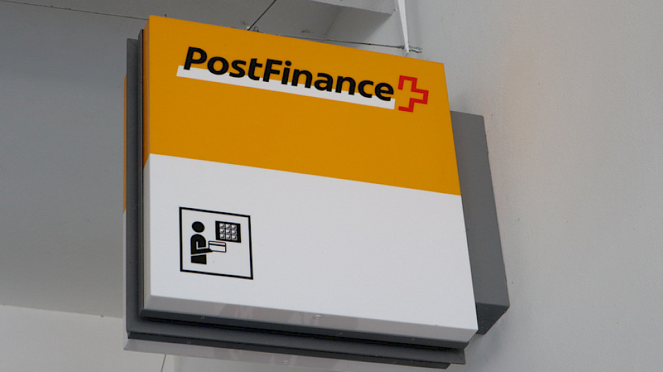 Die Postfinance erfüllt noch nicht alle Forderungen der Finma für einen Notfallplan. (Bild Lisa Colton/Shutterstock)