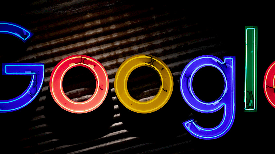 Google hat unter anderem 12,7 Millionen Konten von Werbetreibenden blockiert oder entfernt, fast doppelt so viel wie ein Jahr zuvor.  (Bild Nico/Shutterstock)