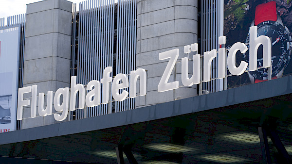 Flughafen baut Frachthalle mit zwanzig Andockrampen