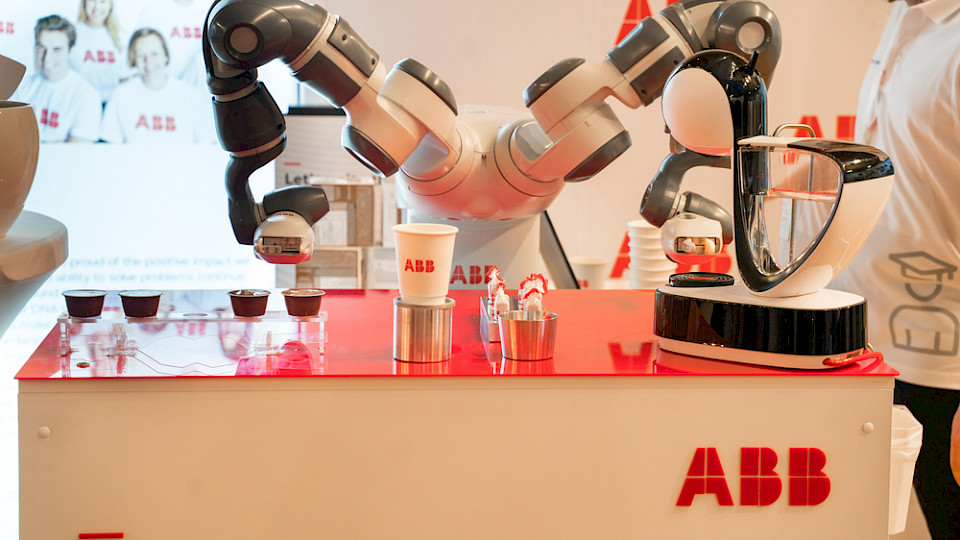 ABB erhöht die Aussichten, das freut die Aktionäre. (Bild M.Pakats/Shutterstock)