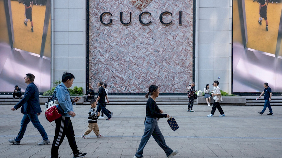 Der Umsatz von Gucci brach wegen der schwachen Nachfrage in China deutlich ein. (Bild Tada Images/Shutterstock)