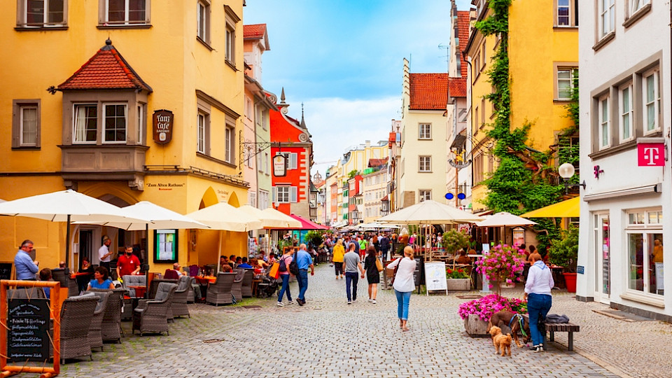 Vorab in der Gastronomie und im Handel dürften die Preise laut Umfrage bald weiter steigern. (Bild saiko3p/Shutterstock)