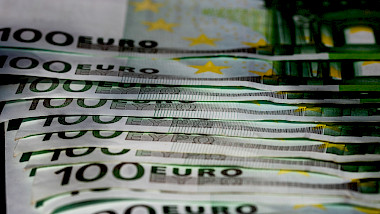 Im April stiegen die Preise im Euroraum erneut um 2,4 Prozent. (Bild Vlad Ispas/Shutterstock)