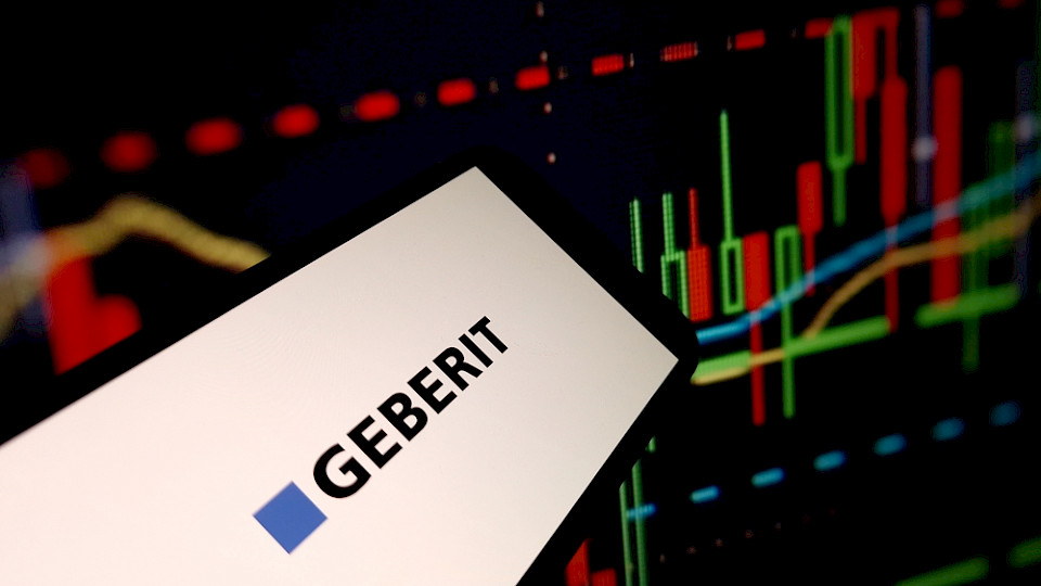 Geberit trotzt der tieferen Nachfrage, die Aktie legt deutlich zu. (Bild Piotr Swat/Shutterstock)