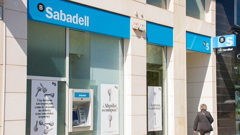 BBVA will die Banco Sabadell unbedingt übernehmen, falls nötig auch feindlich. (Bild David Marin Foto/Shutterstock)