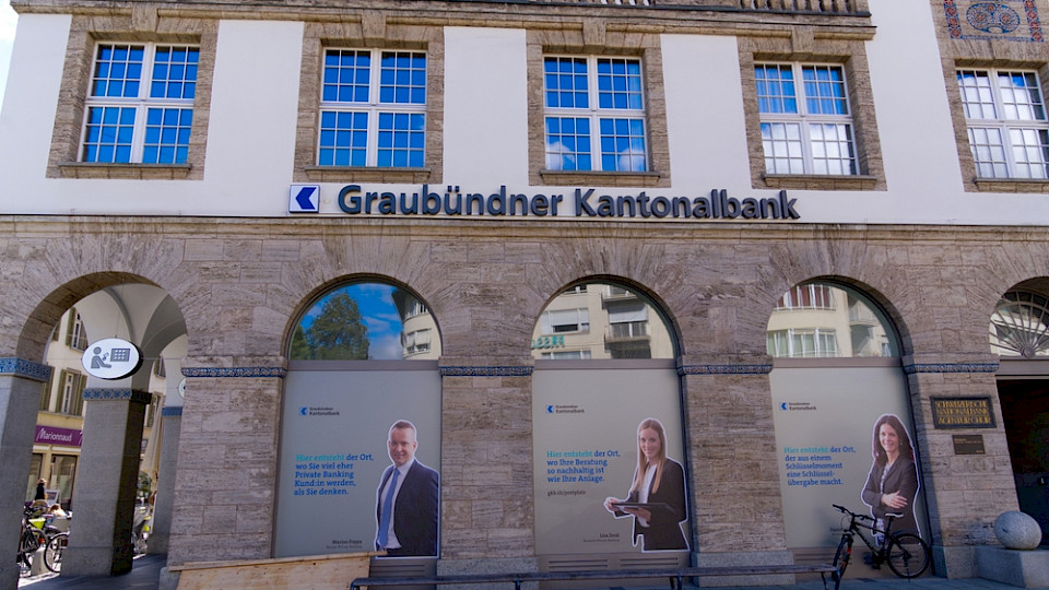 Die Graubündner Kantonalbank will trotz dem Verkauf ihre Abhängigkeit vom Zinsgeschäft reduzieren. (Bild Michael Derrer Fuchs/Shutterstock)