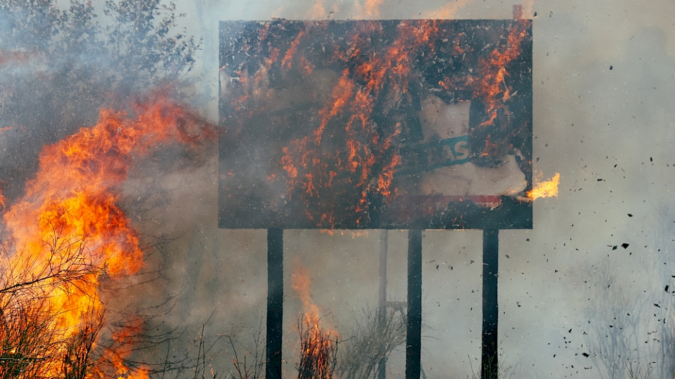 Angesichts des Klimawandels warnen Experten, dass Feuer häufiger auftreten und mehr Zerstörungskraft entfalten werden. (Bild Fabrizio Maffei/Shutterstock)