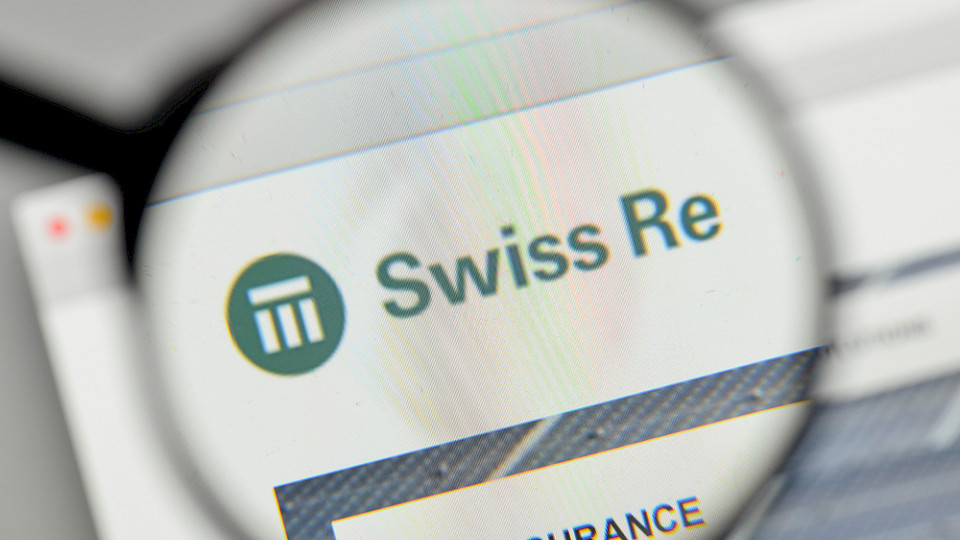 Swiss Re überraschte mit guten Quartalszahlen, die Aktie legt deutlich zu. (Bild Casimiro PT/Shutterstock)
