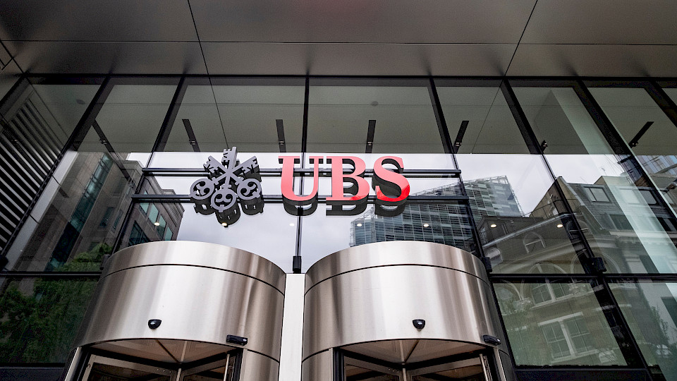 UBS-Kader gehen per 1. Juli neue Türen auf. (Bild: Shutterstock.com/William Barton)