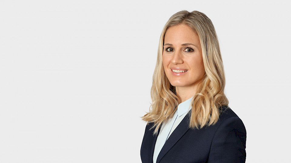 Annina Riedi, Leiterin Client Solutions bei der Graubündner Kantonalbank über die Vorteile von Wandelanleihen. (Bild pd)