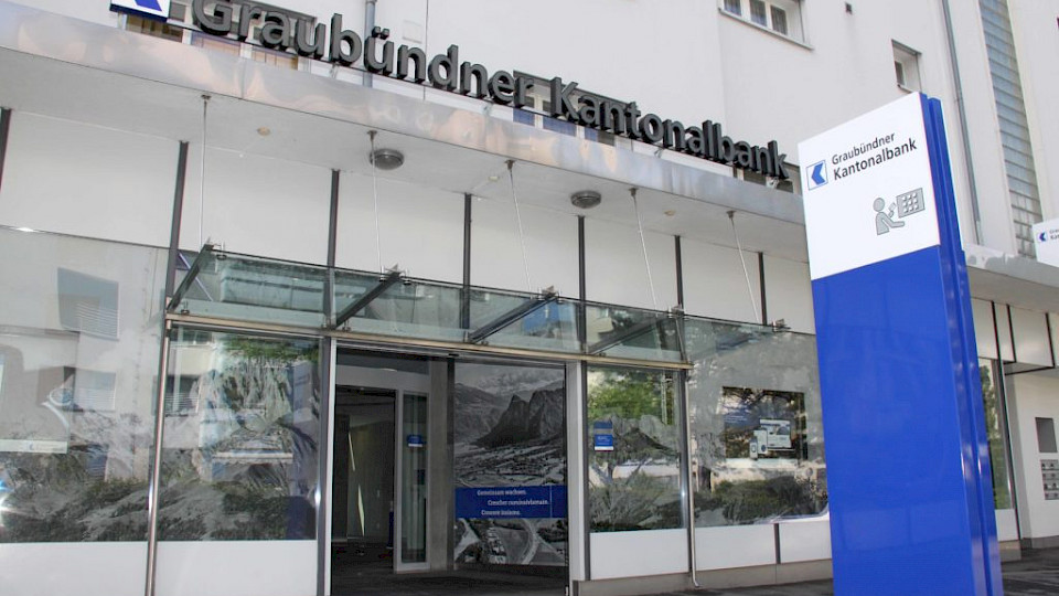 S&P bestätigt das Rating und den Ausblick für die Graubündner Kantonalbank. (Bild pd)