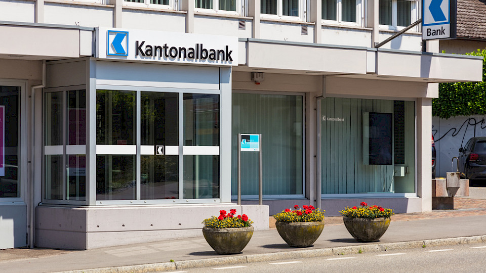 Laut Moneypark erzielten die Kantonalbanken die höchste Nettomarge und den grössten Anstieg. (Bild Judith Linine/Shutterstock)
