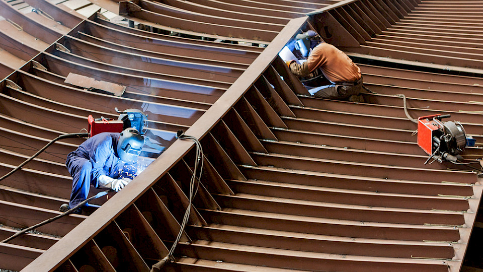 Bei den Grossaufträgen etwa für Schiffe, Züge oder Flugzeuge gab es  einen Rückgang um 15,4 Prozent. (Bild Juozas Baltiejus/Shutterstock)