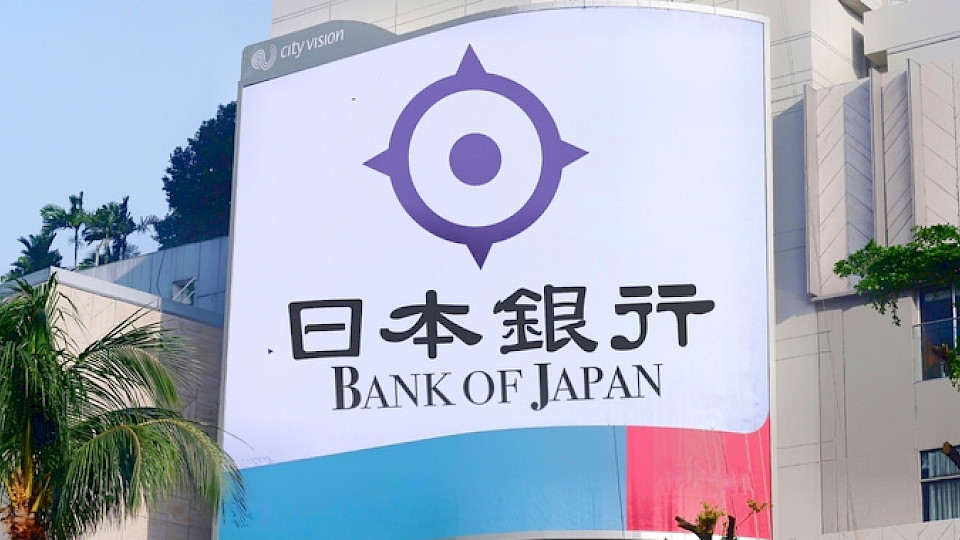Die japanische Notenbank bleibt bei ihrem Kurs, kündigt aber an, weniger Staatsanleihen kaufen zu wollen. (Bild Poetra.RH/Shutterstock)