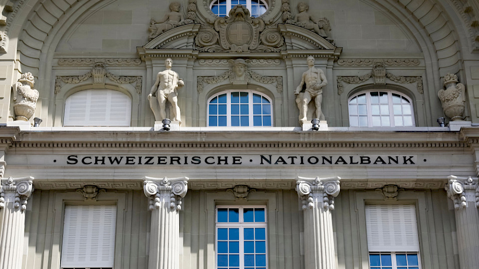 Die Nationalbank sieht Bedarf von weiteren Regulierungen für die Banken. (Bild marekusz/Shutterstock)