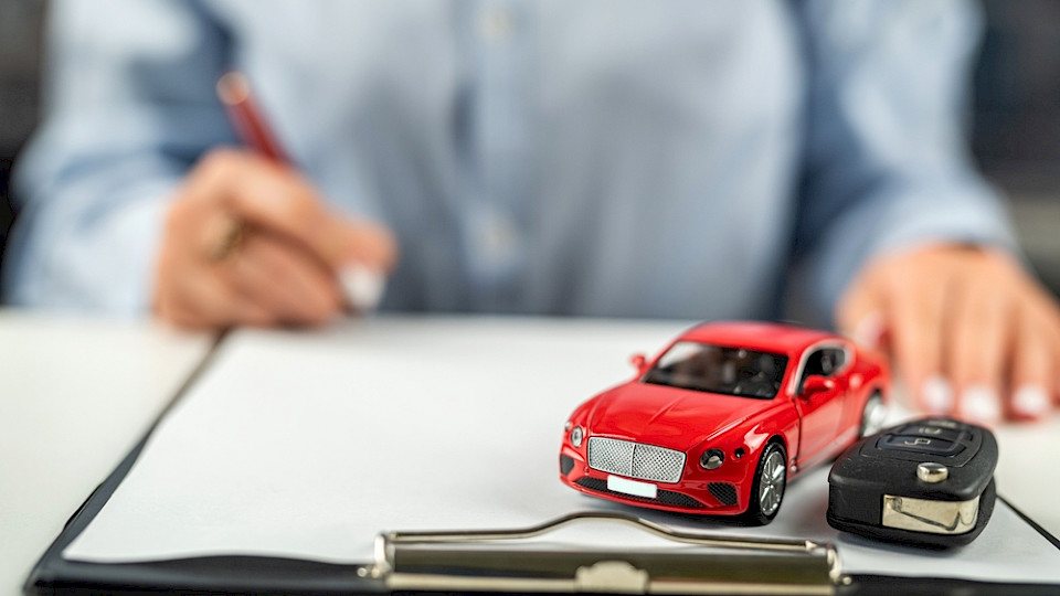 Einige betroffene Händler gingen dazu über, die Verkäufe ausschliesslich mit Papierunterlagen abzuwickeln. (Bild RomanR/Shutterstock)