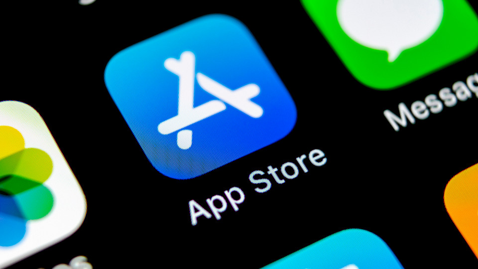 Mit dem App Store soll Apple gegen die neuen EU-Regeln verstossen. (Bild BigTunaOnline/Shutterstock)