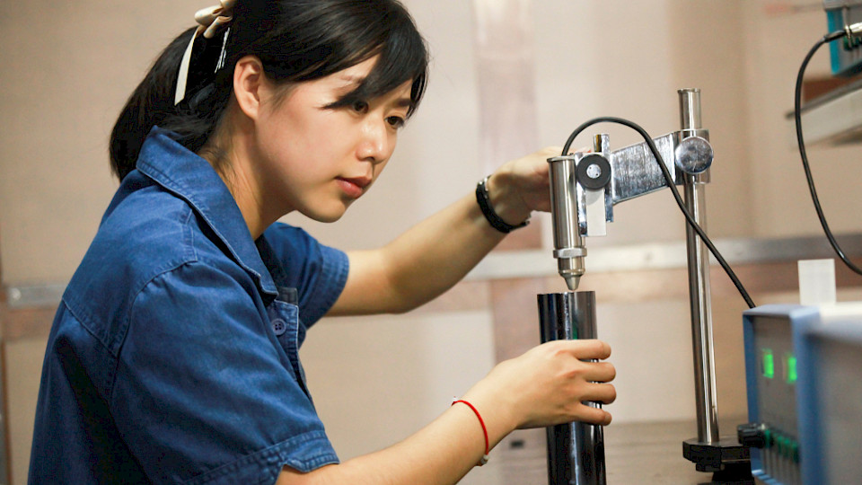 Laut der Umfrage stiegen die Erwartungen der chinesischen Firmen wieder deutlich an. (Bild humphery/Shutterstock)