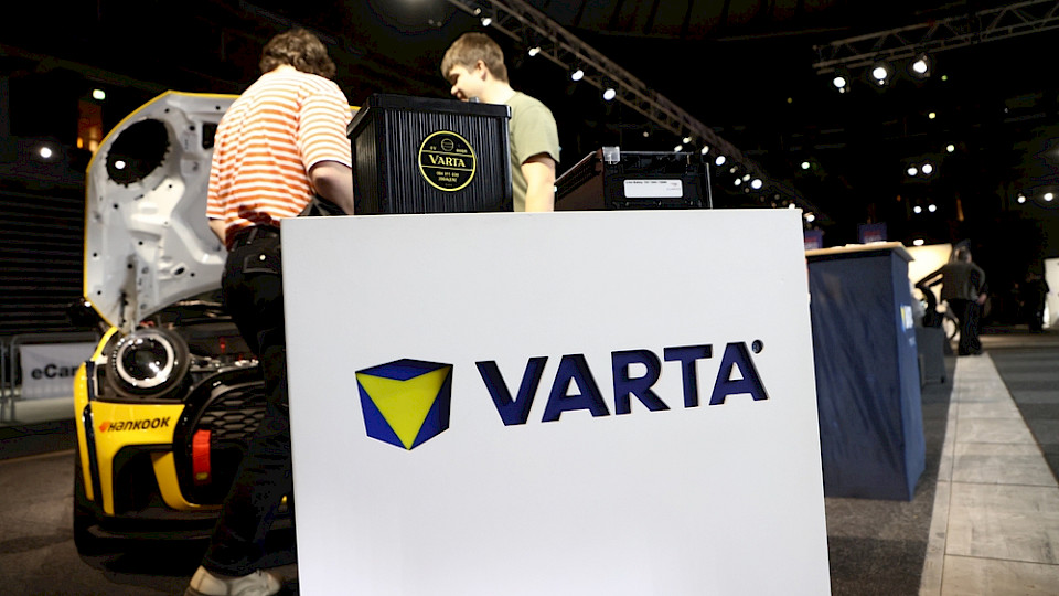 Porsche interessiert sich für die Elektroautobatterien des kriselnden Varta Konzerns. (Bild Jeppe Gustafsson/Shutterstock)