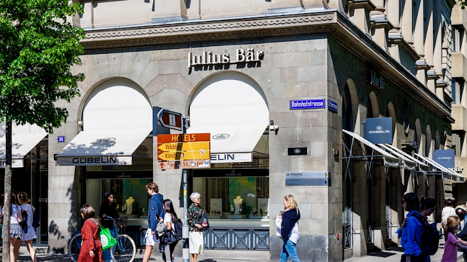 Die Kosten steigen bei Julius Bär stärker als die Einnahmen. (Bild ArDanMe/Shutterstock)