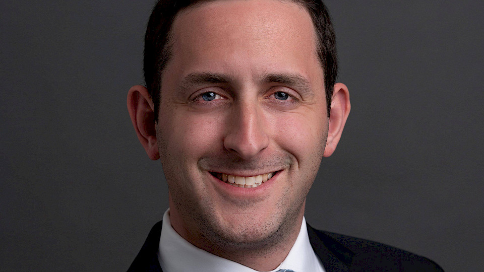 Gil Fortgang, Washington Associate Analyst, bei T. Rowe Price über die Auswirkungen zur Regulierung der Finanzmärkte. (Bild pd)