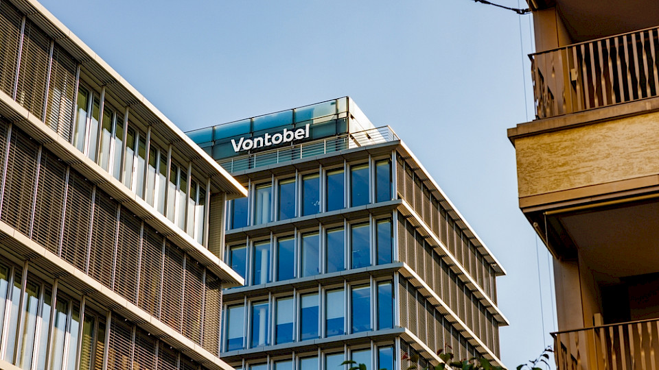 Vontobel verdiente im Geschäft mit Privatkunden gut 10 Prozent mehr im ersten Halbjahr. (Bild ArDanMe/Shutterstock)