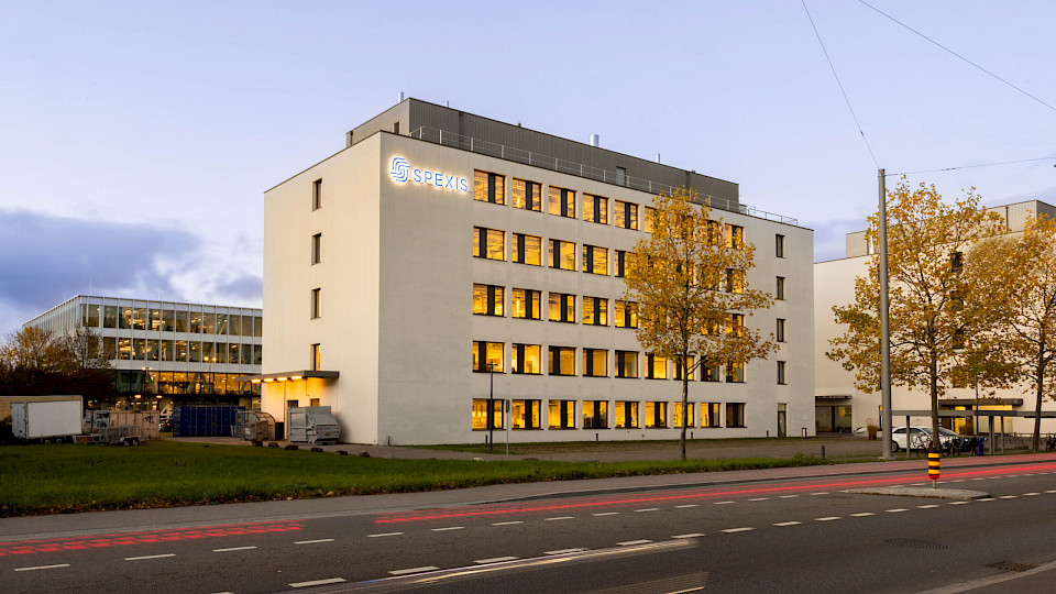 Das Basler Biotech Unternehmen bricht dringend frisches Geld. (Bild pd)