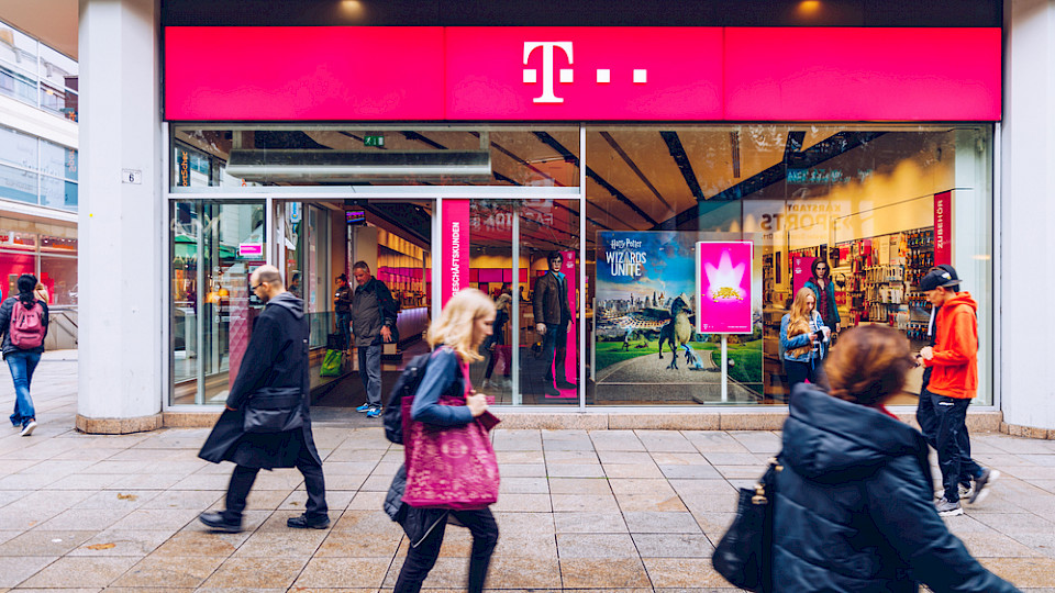 Die Deutsche Telekom überrascht mit vielen Neukunden. (Bild DaLiu/Shutterstock)