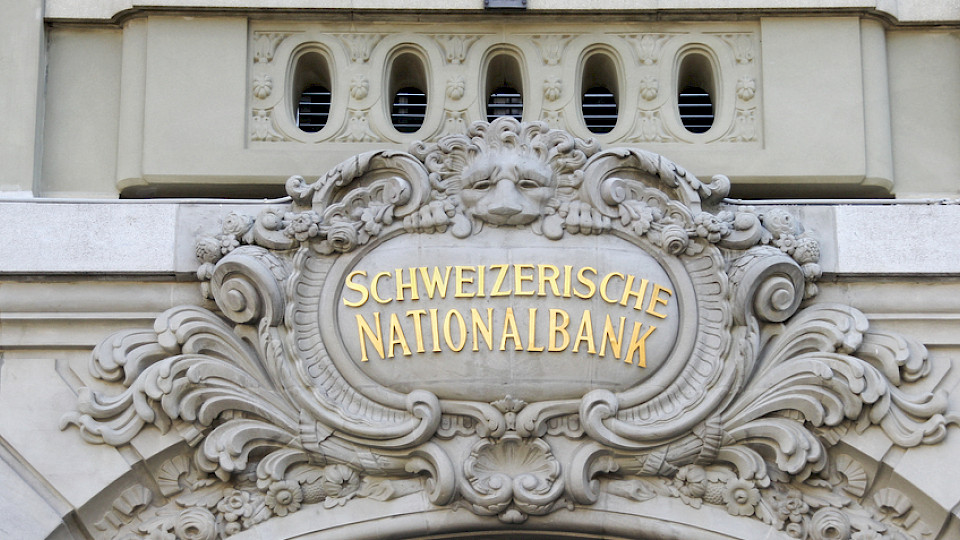 Die Nationalbank reduziert den Faktor für die Limite, die bei der Verzinsung zur Anwendung kommt. (Bild YueStock/Shutterstock)