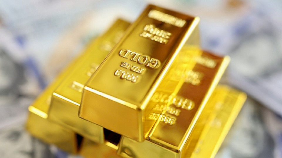 Auch der schwächere Dollar hilft bei der Goldnachfrage. (Bild megaflopp/Shutterstock)