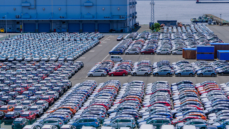 Die japanischen Autohersteller profitierten vom tiefen Yen und exportierten mehr. (Bild CAPTAINHOOK/Shutterstock)