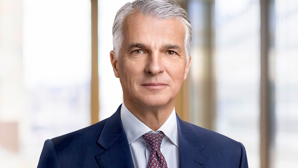 UBS-CEO Sergio Ermotti hat in einem Tag 1,5 Mal mehr verdient, als die am wenigsten verdienende Person bei der Bank in einem ganzen Jahr. (Bild pd)